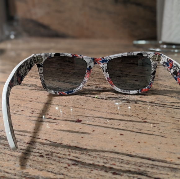 RARE FIND Ray-Ban "I Love London" Wayfarers - Picture 7 of 7